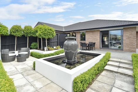 Photo of property in 3 Orewa Close, Parklands, Christchurch, 8083