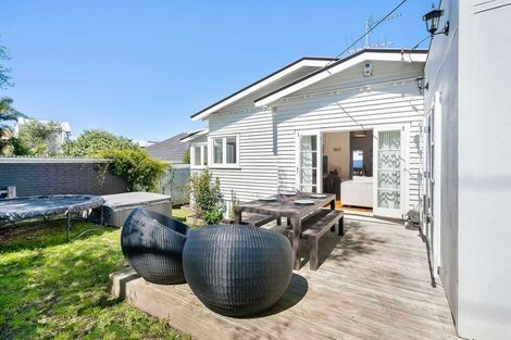 Photo of property in 1/18 Nile Road, Milford, Auckland, 0620