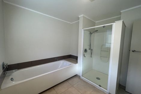 Photo of property in 25 Downsview Road, Pakuranga Heights, Auckland, 2010