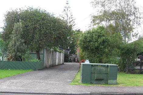 Photo of property in 1/48 Neil Avenue, Te Atatu Peninsula, Auckland, 0610