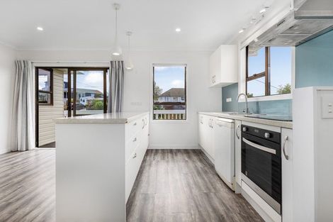 Photo of property in 124 Te Pene Avenue, Titahi Bay, Porirua, 5022