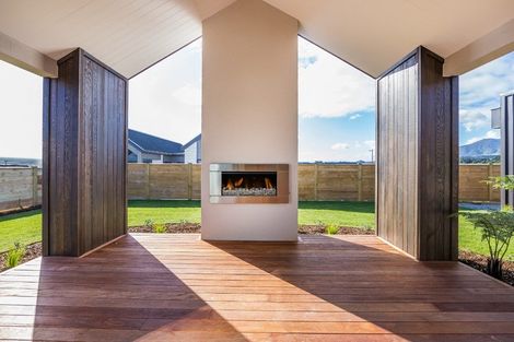 Photo of property in 2 Lochinvar Lane, Acacia Bay, Taupo, 3385