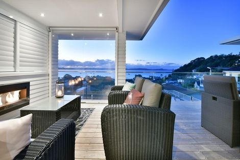 Photo of property in 47 De Luen Avenue, Tindalls Beach, Whangaparaoa, 0930