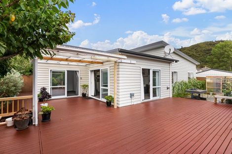 Photo of property in 209a Waddington Drive, Naenae, Lower Hutt, 5011