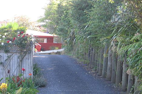 Photo of property in 2/35 Kiteroa Terrace, Rothesay Bay, Auckland, 0630