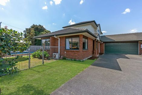 Photo of property in 35a Clevedon Road, Papakura, 2110