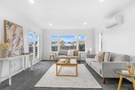 Photo of property in 49 Sandown Crescent, Aranui, Christchurch, 8061