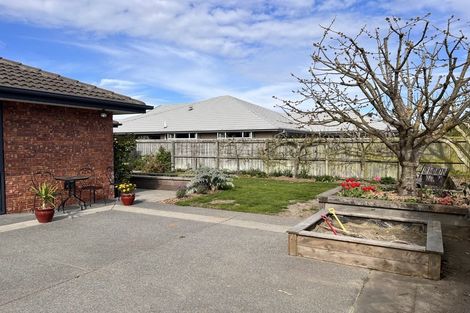 Photo of property in 35 Ruahine Place, Parklands, Christchurch, 8083