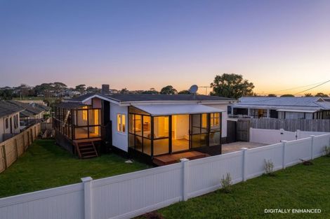 Photo of property in 21 Brixton Road, Manly, Whangaparaoa, 0930