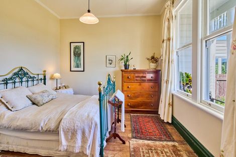 Photo of property in 55 Fairview Crescent, Kelburn, Wellington, 6012