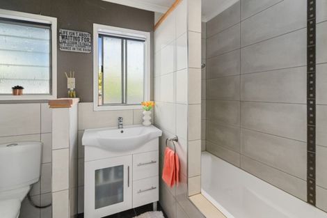 Photo of property in 28 Tennyson Drive, Owhata, Rotorua, 3010