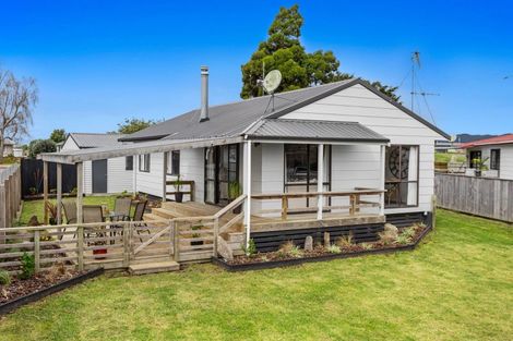 Photo of property in 74 College Road, Edgecumbe, 3120