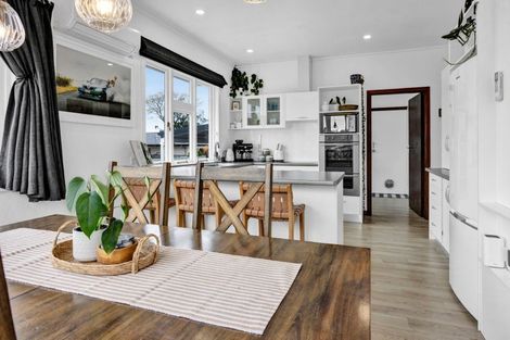 Photo of property in 13 Konini Street, Inglewood, 4330