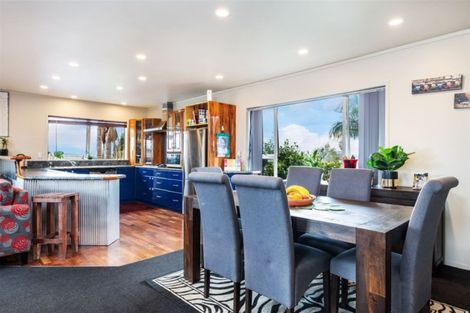 Photo of property in 201 Te Atatu Road, Te Atatu South, Auckland, 0610