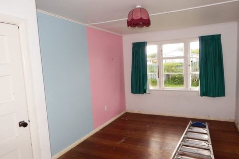 Photo of property in 2 Lambert Street, Marton, 4710