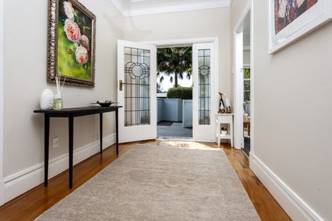 Photo of property in 181a Greenhithe Road, Greenhithe, Auckland, 0632