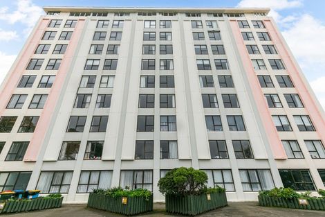 Photo of property in Hobson Court Flats, 58/70 Hobson Street, Thorndon, Wellington, 6011