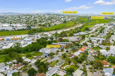 Photo of property in 19 Eastview Road, Glen Innes, Auckland, 1072