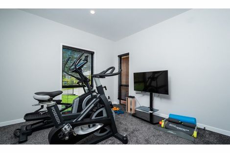 Photo of property in 14 Kaimai Avenue, Massey, Auckland, 0614