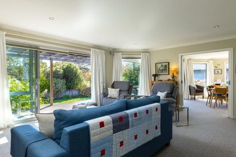 Photo of property in 6 Weka Place, Picton, 7220