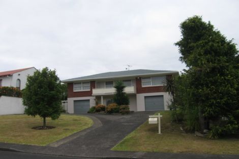 Photo of property in 17 Marywil Crescent, Hillcrest, Auckland, 0627