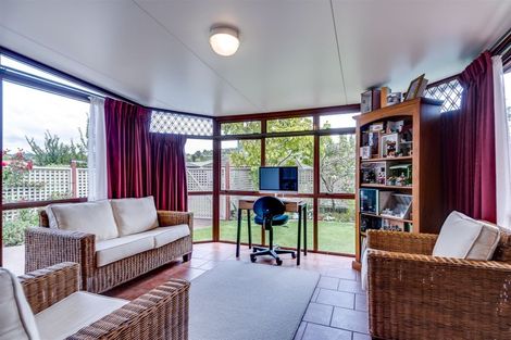Photo of property in 28 Balmoral Street, Taradale, Napier, 4112