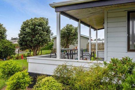 Photo of property in 16 Pohutukawa Drive, Opunake, 4616