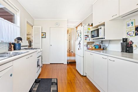 Photo of property in 23 Finlow Drive, Te Atatu South, Auckland, 0610