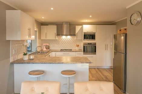 Photo of property in 12 College Drive, Paraparaumu, 5032