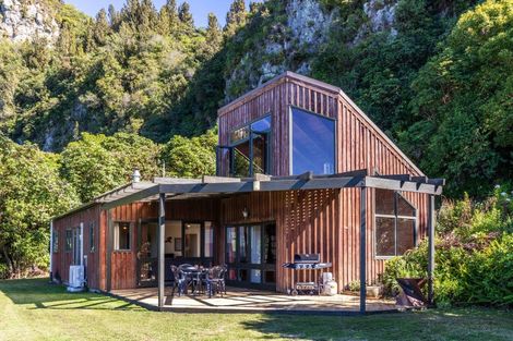Photo of property in 39 Hinekapi Terrace, Kuratau, Turangi, 3381