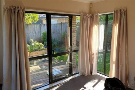 Photo of property in 11 Sandwick Drive, Weymouth, Auckland, 2103