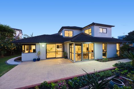 Photo of property in 35 Waimanu Bay Drive, Te Atatu Peninsula, Auckland, 0610