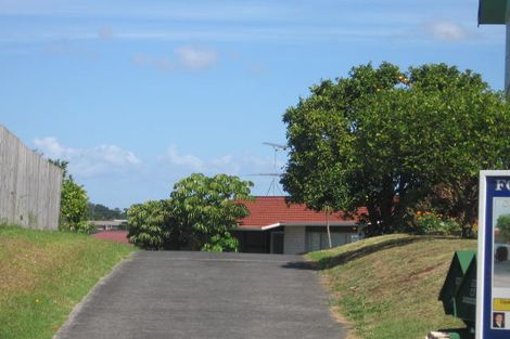 Photo of property in 1/19 Marlborough Avenue, Glenfield, Auckland, 0629