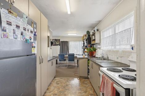 Photo of property in 14 Sharland Avenue, Manurewa, Auckland, 2102