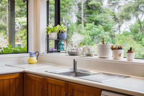 Photo of property in 72 Crows Road, Swanson, Auckland, 0614