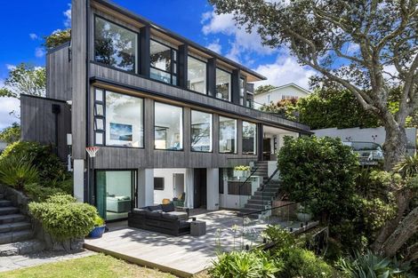 Photo of property in 2 Old Lake Road, Narrow Neck, Auckland, 0624