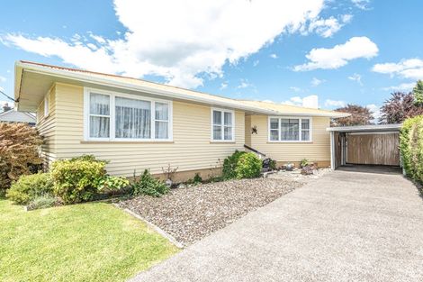 Photo of property in 2 Borlase Place, Aramoho, Whanganui, 4500