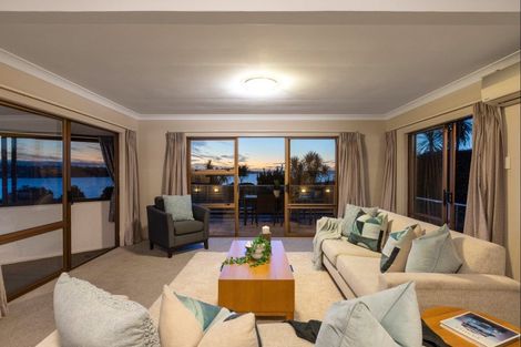 Photo of property in 24 The Crescent, Tindalls Beach, Whangaparaoa, 0930