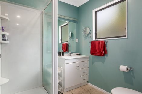 Photo of property in 5 Gybe Place, Whitby, Porirua, 5024