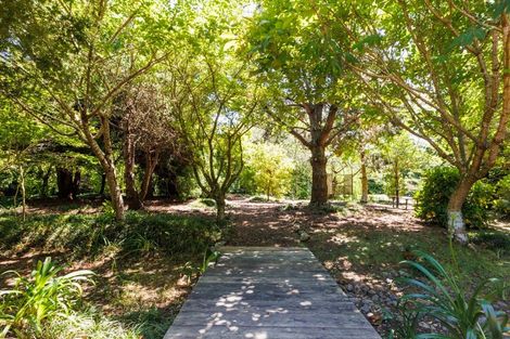 Photo of property in 126 Turitea Road, Fitzherbert, Palmerston North, 4472