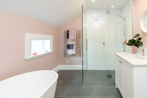 Photo of property in 15 Wesley Road, Kelburn, Wellington, 6012