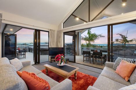 Photo of property in 22 Haden Place, Omokoroa, 3114