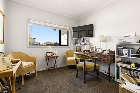 Photo of property in 6 Tuhua Close, Wharewaka, Taupo, 3330