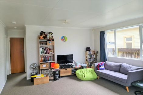 Photo of property in 42 Marne Street, Hokowhitu, Palmerston North, 4410