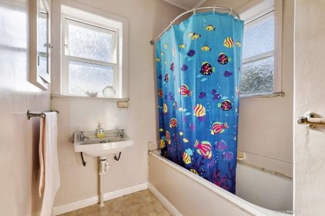 Photo of property in 32 Bould Street, Johnsonville, Wellington, 6037