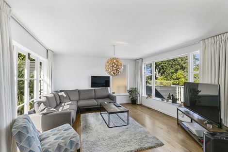 Photo of property in 16 Alexandra Road, Roseneath, Wellington, 6021