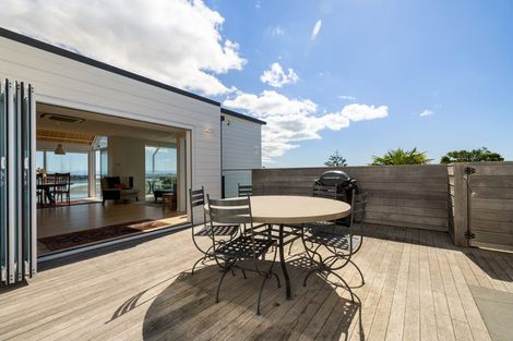 Photo of property in 12 Balmoral Lane, Redcliffs, Christchurch, 8081