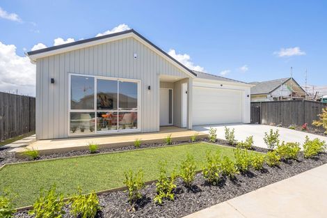 Photo of property in 20 Babina Avenue, Kumeu, 0810