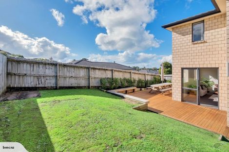 Photo of property in 33 Cityview Place, Massey, Auckland, 0614