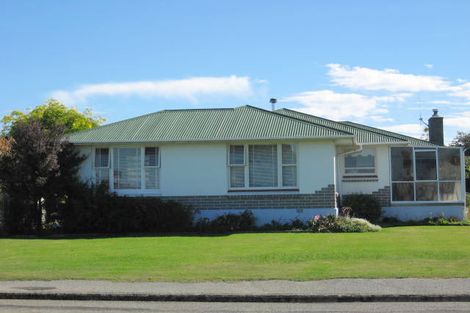 Photo of property in 54 Rhodes Street, Waimate, 7924